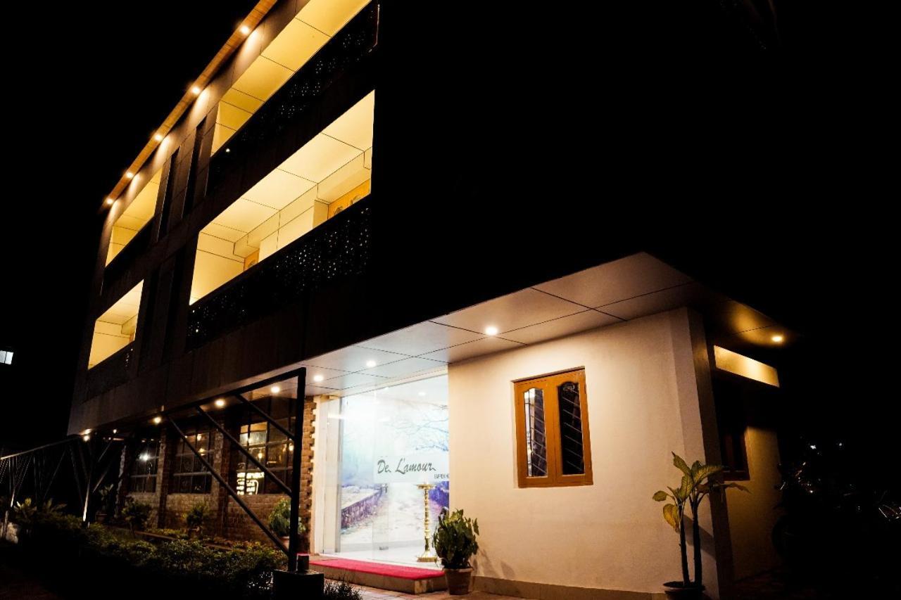 Hotel De L'Amour Порт Блеър Екстериор снимка